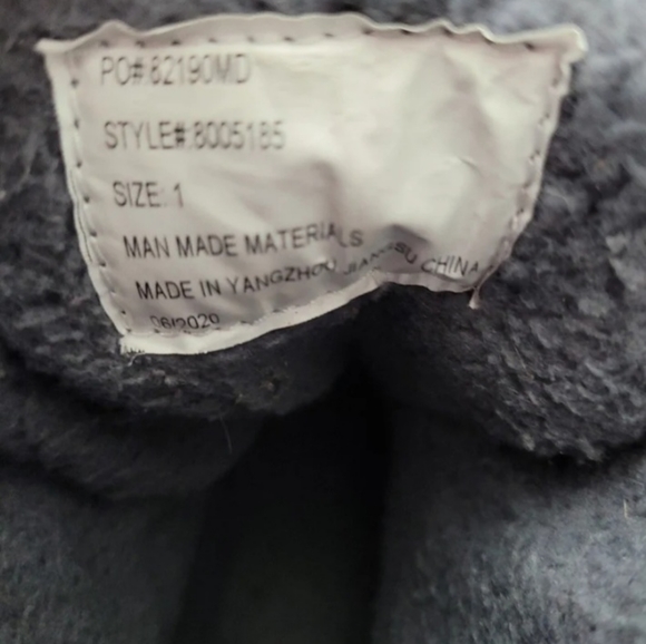 Boy's Snow Boots size 1 - Picture 6 of 7